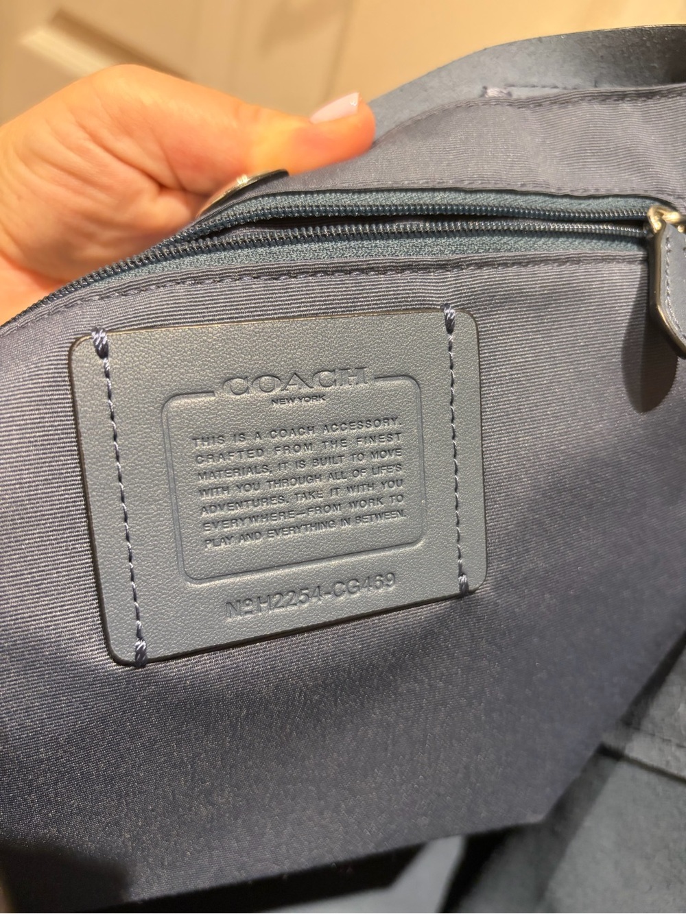 COACH Midnight Navy Leather Derby Tote Horse & Carriage EUC - Picture 4 of 8
